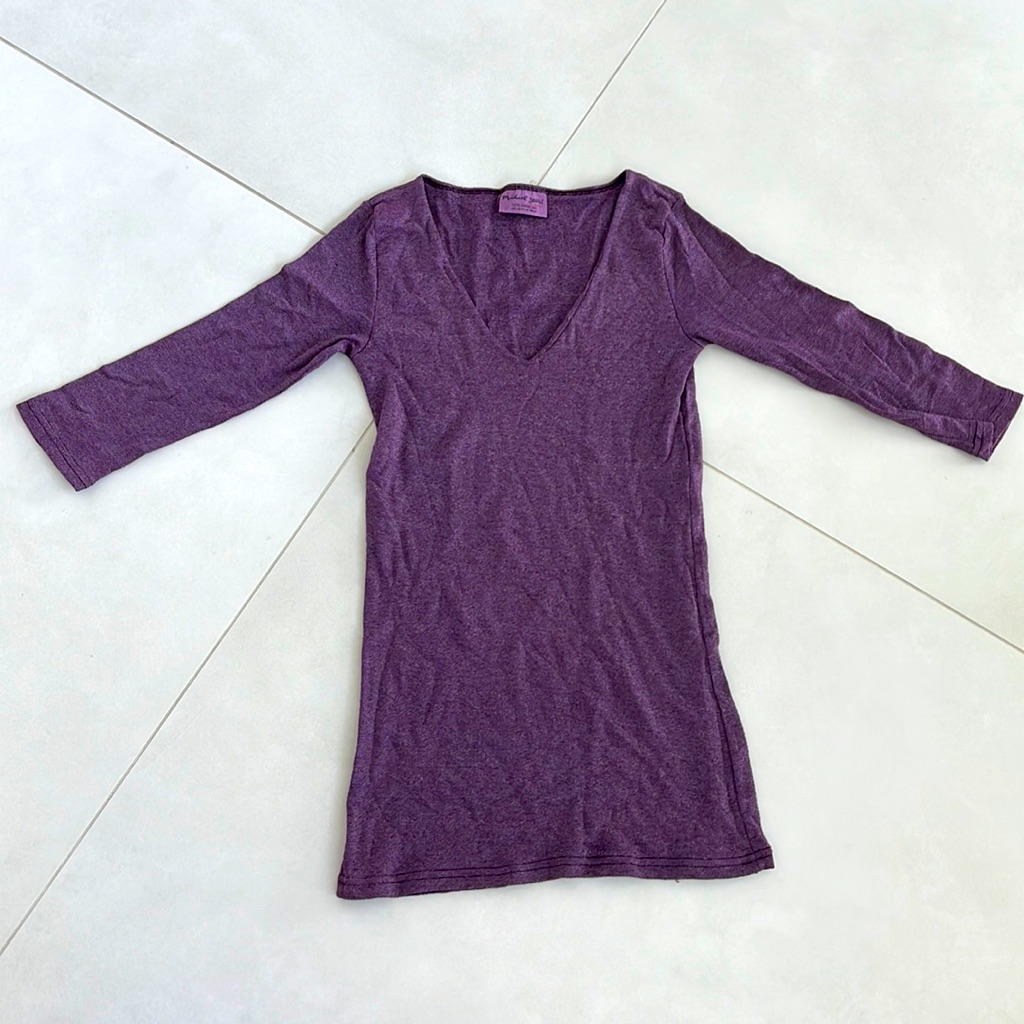 Mid Sleeve V Neck Shirt